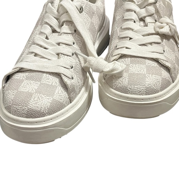 Steve Madden NWOB Charlie Treaded Lace-Up, monogram Sneakers! Size wom 9M - Picture 4 of 9